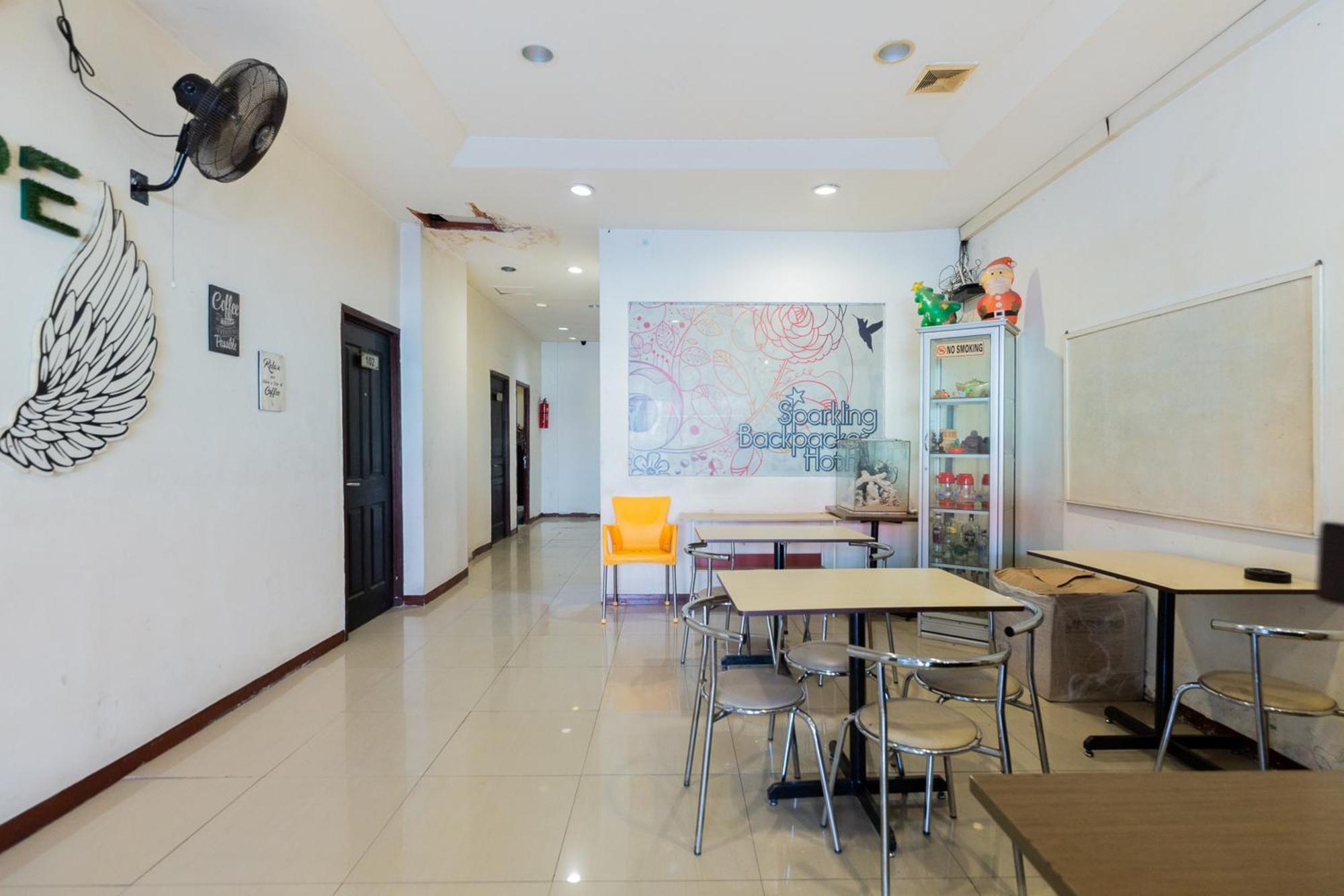 Sparkling Hotel RedPartner Surabaya Exterior foto