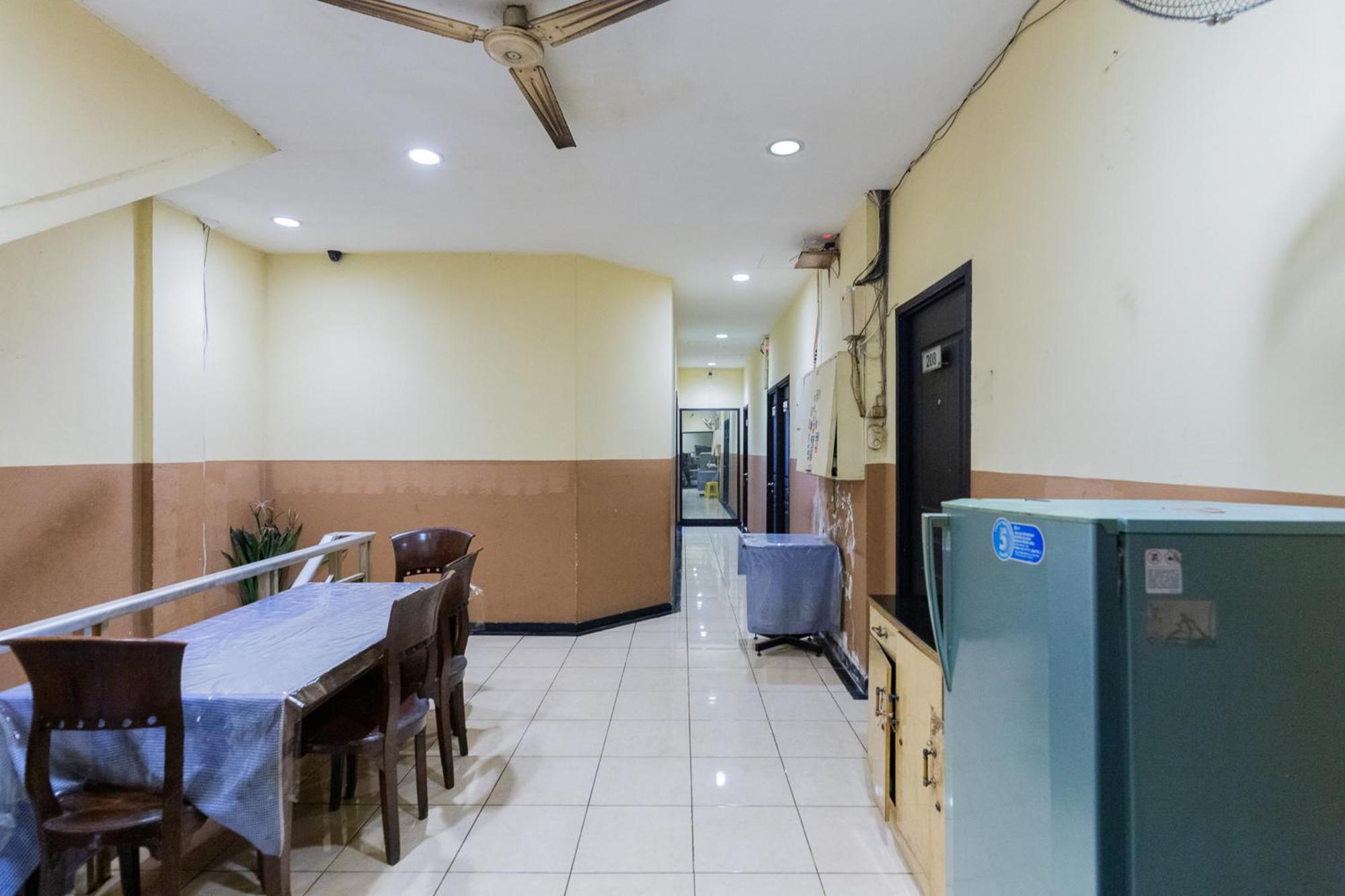 Sparkling Hotel RedPartner Surabaya Exterior foto